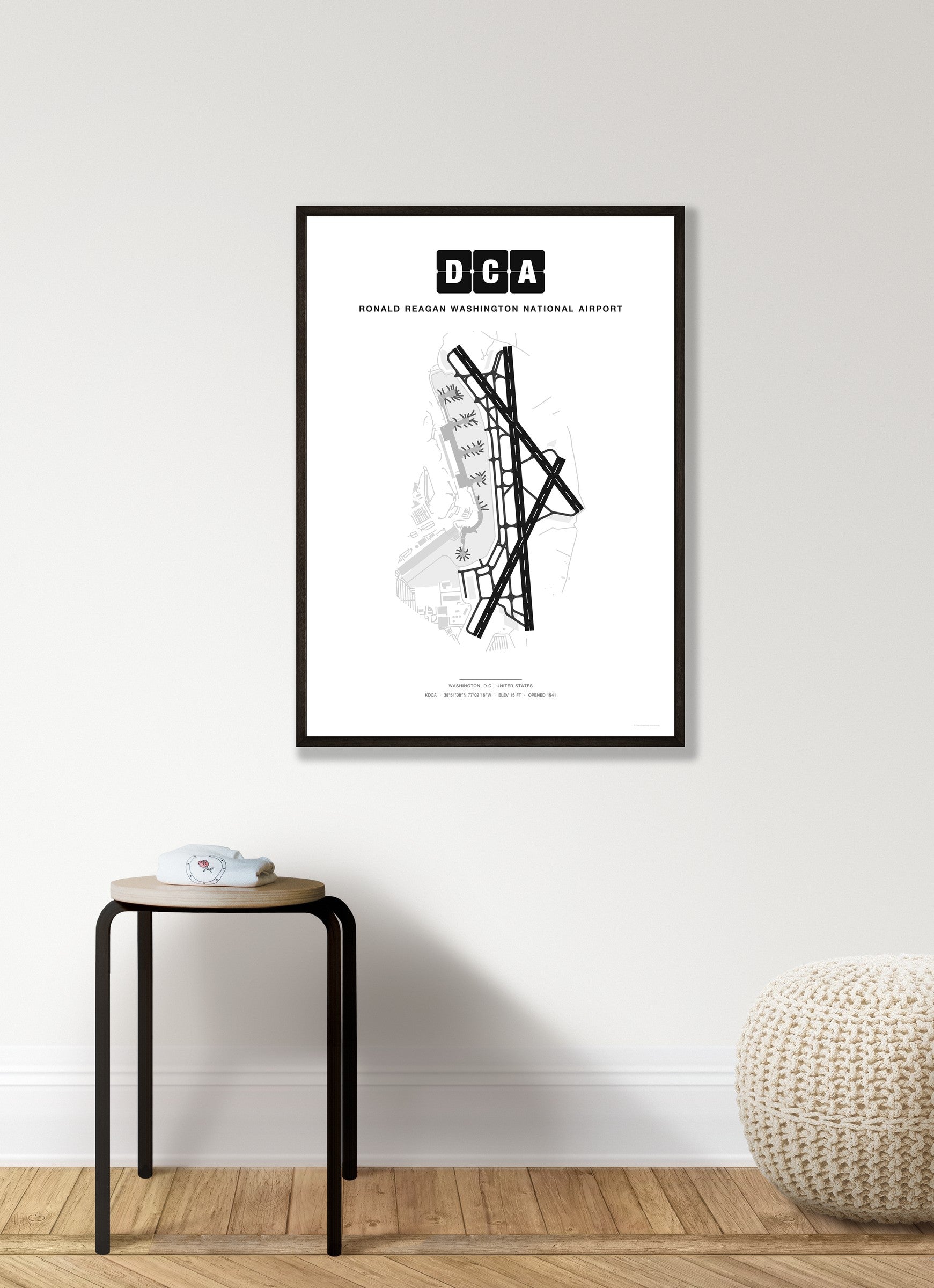 DCA Ronald Reagan Washington National Airport map - Classic style