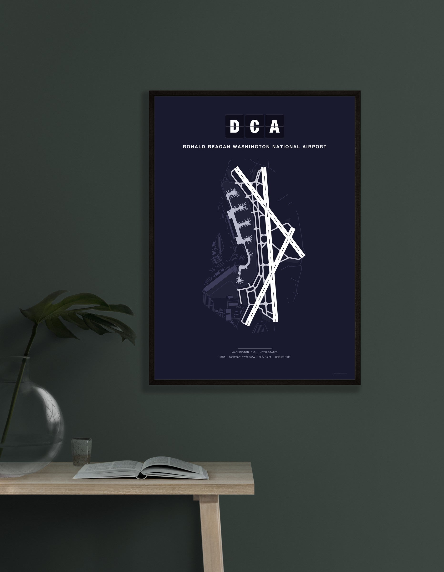 DCA Ronald Reagan Washington National Airport map - Dark style
