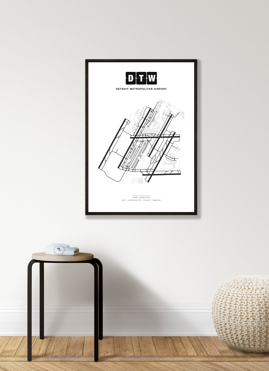 DTW Detroit Metropolitan Airport map - Classic style