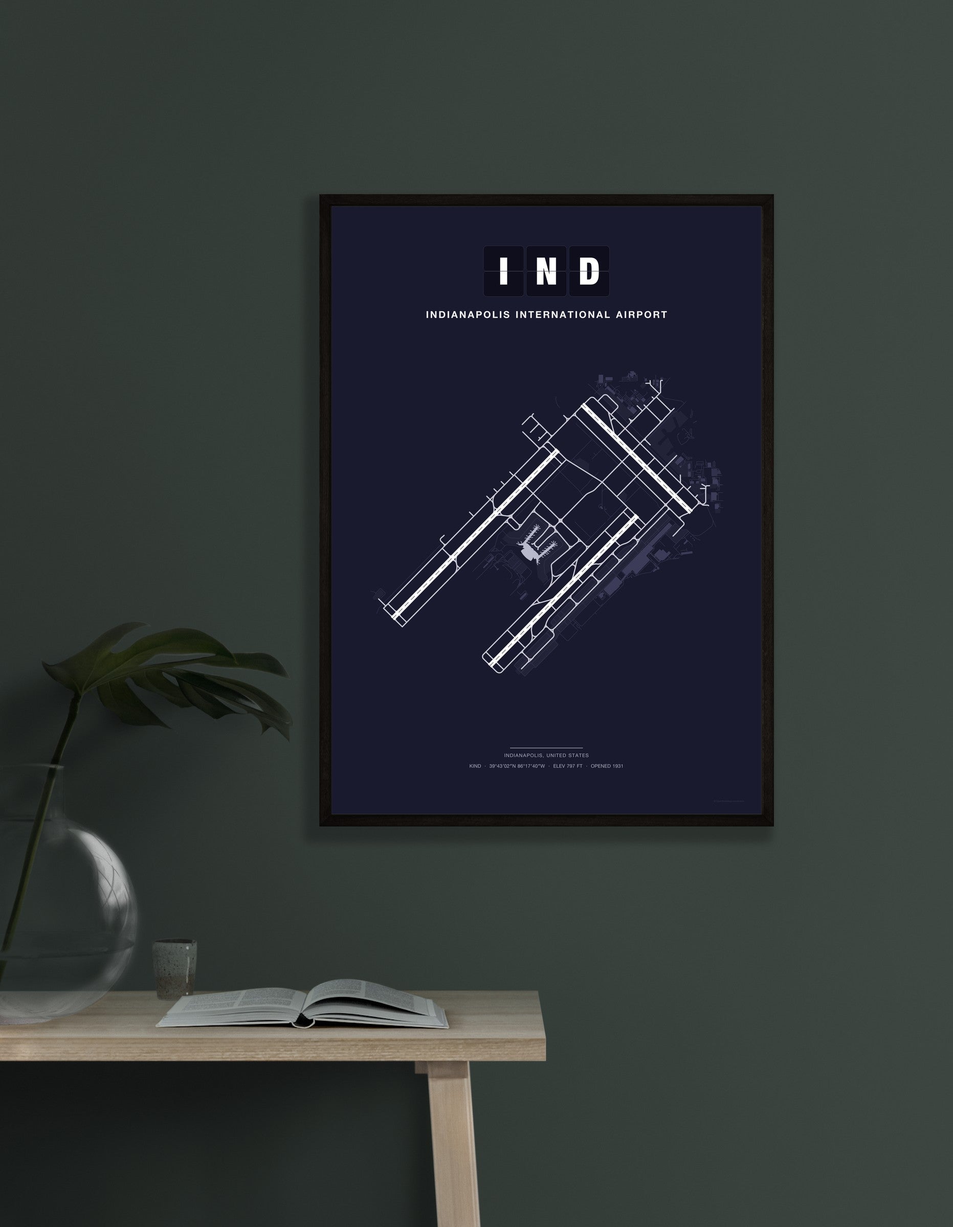 IND Indianapolis International Airport map - Dark style