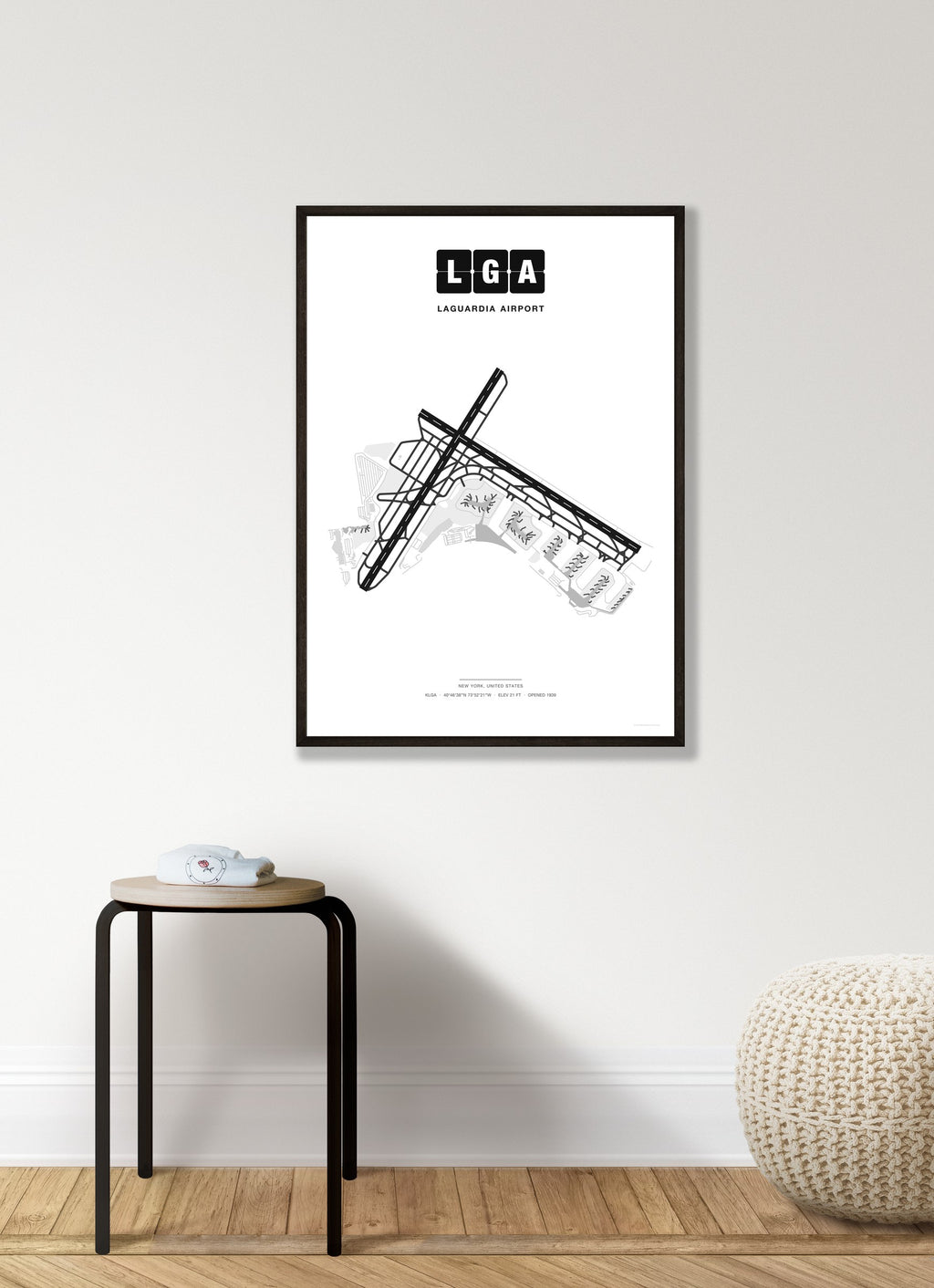 LGA LaGuardia Airport map - Classic style
