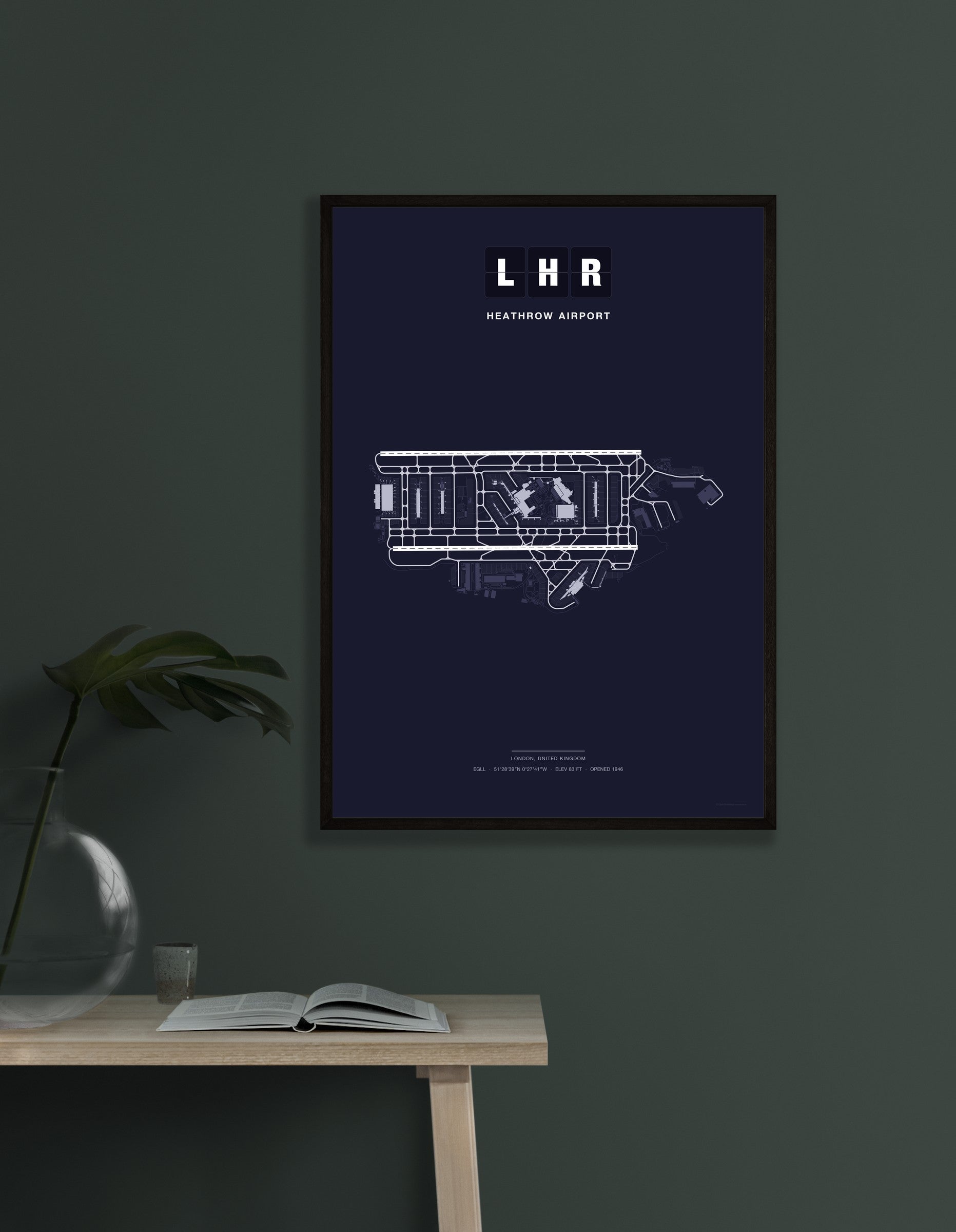 LHR Heathrow Airport map - Dark style