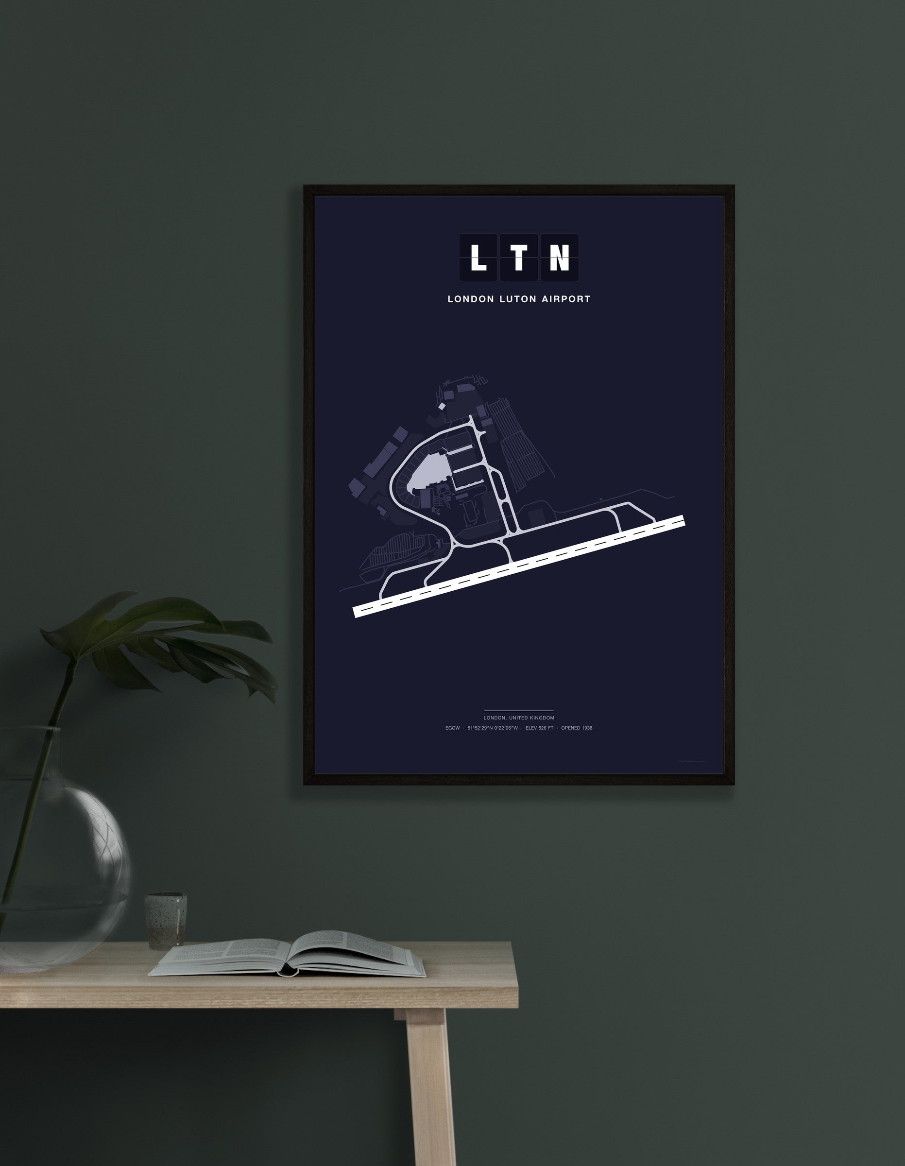 LTN London Luton Airport map - Dark style