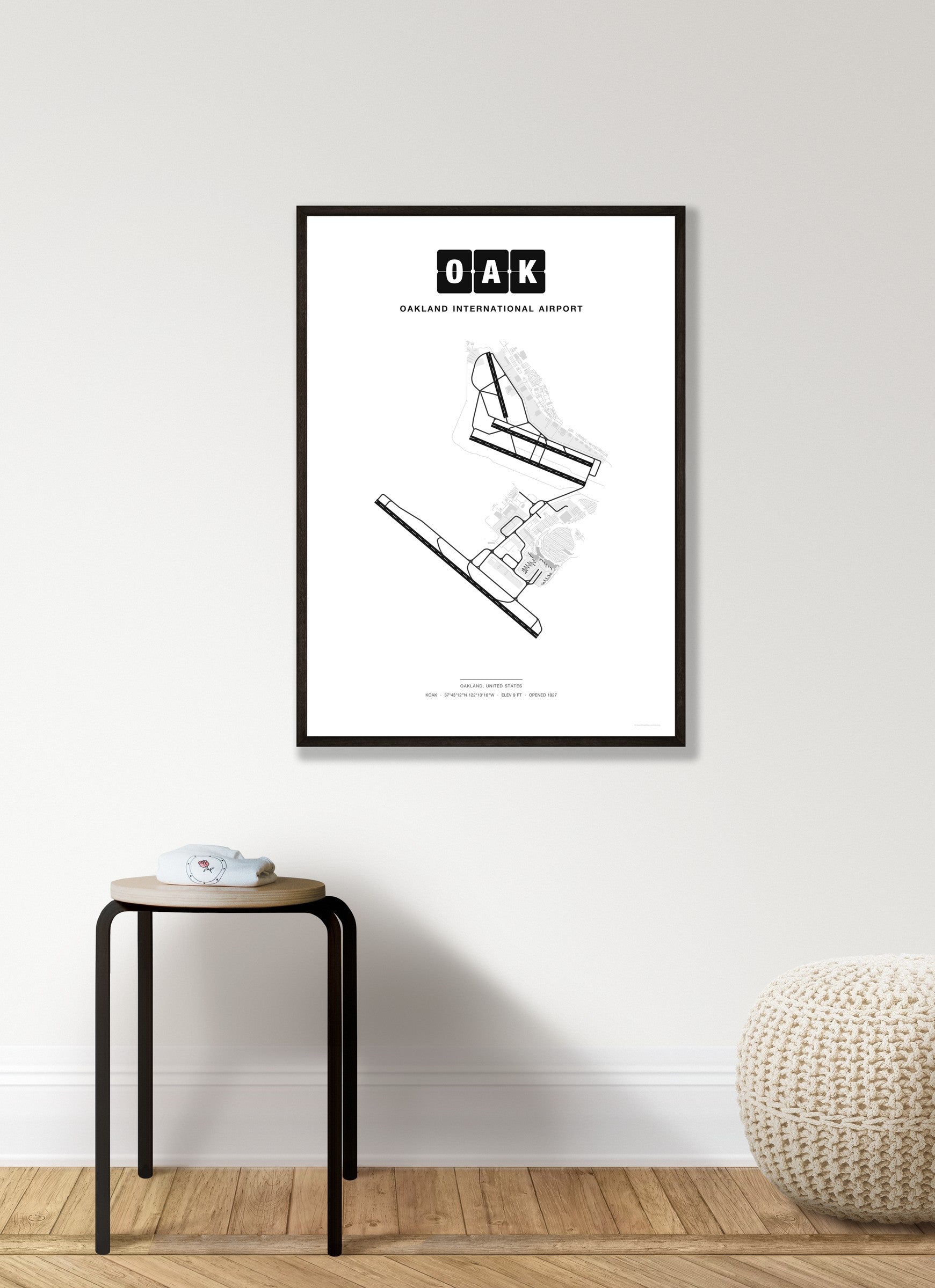 OAK Oakland International Airport map - Classic style
