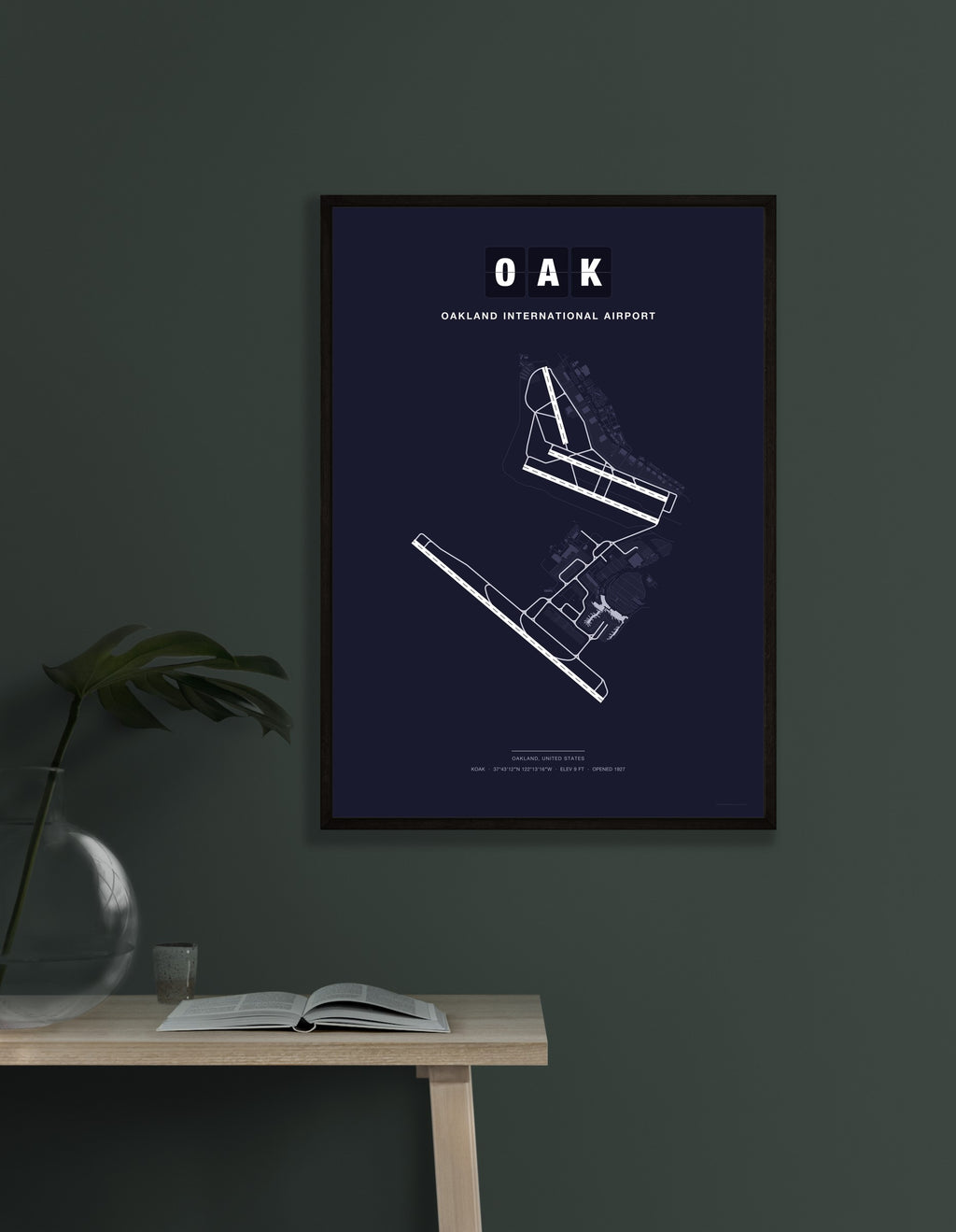 OAK Oakland International Airport map - Dark style