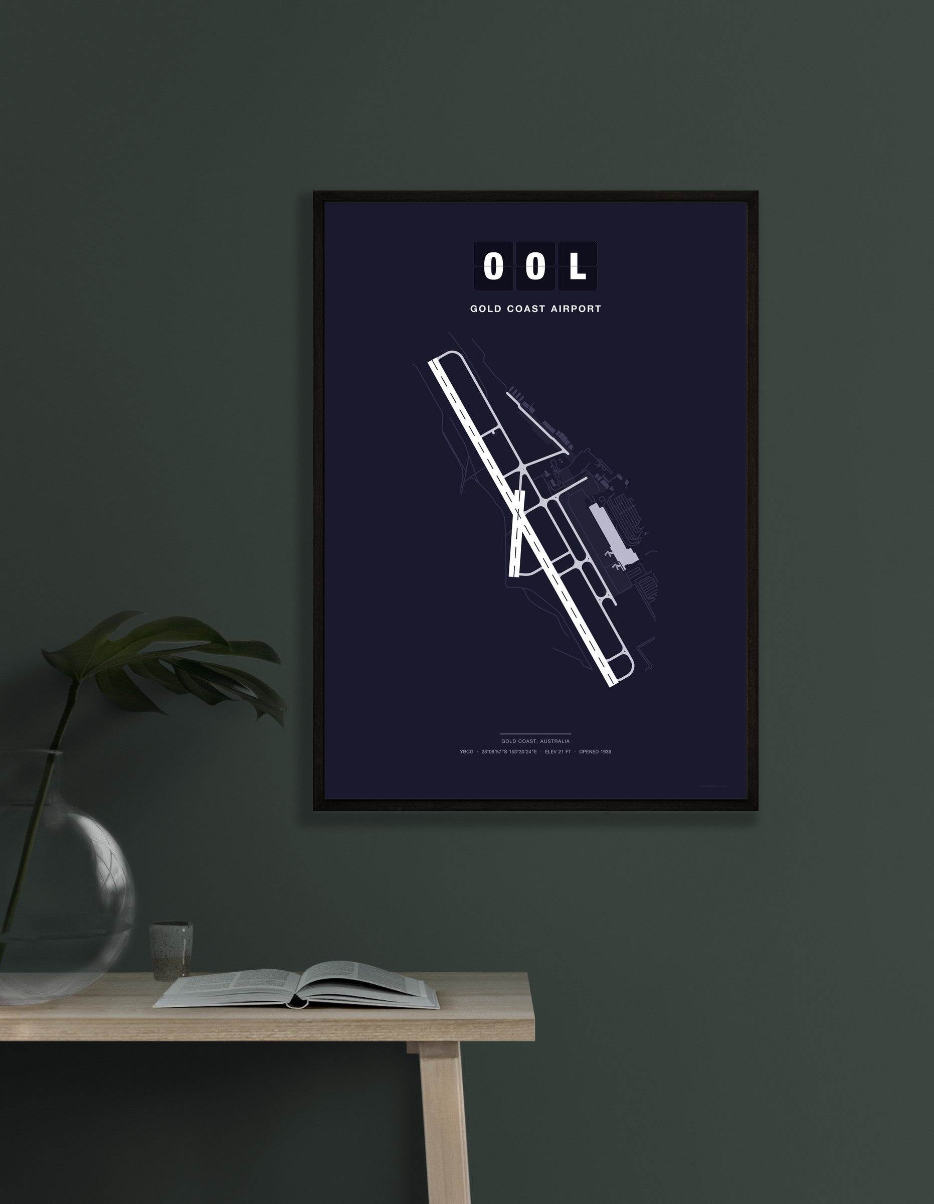 OOL Gold Coast Airport map - Dark style