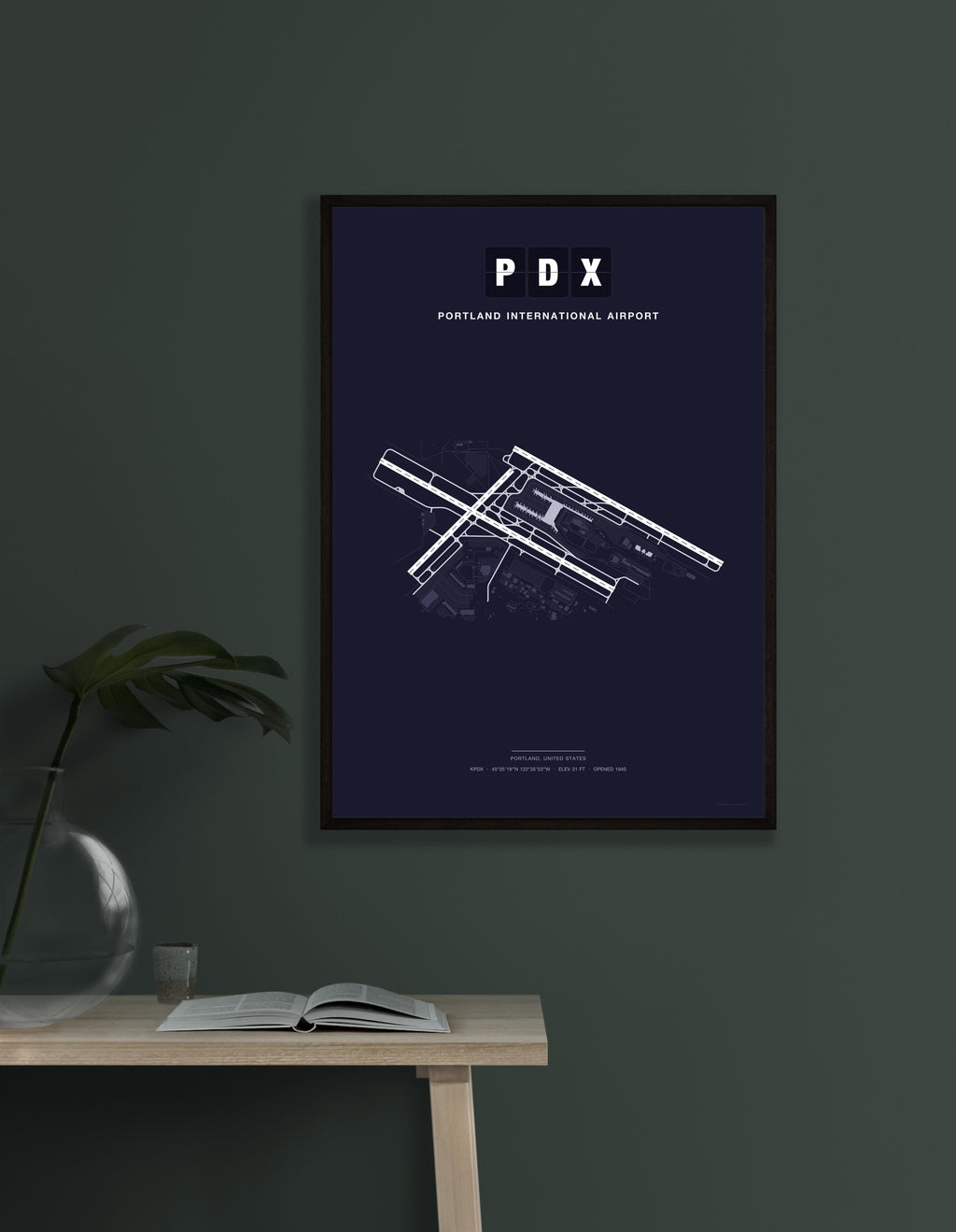 PDX Portland International Airport map - Dark style