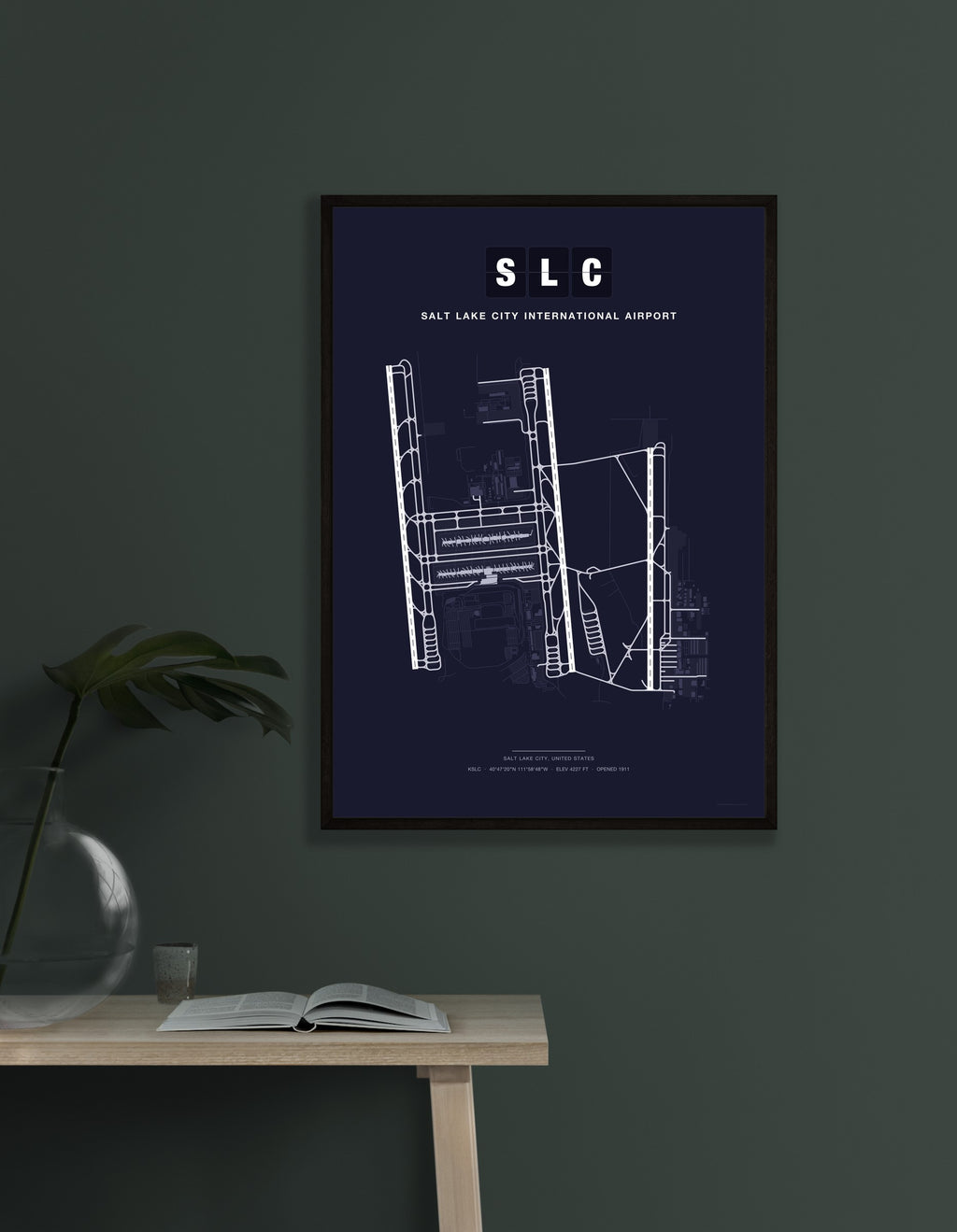 SLC Salt Lake City International Airport map - Dark style