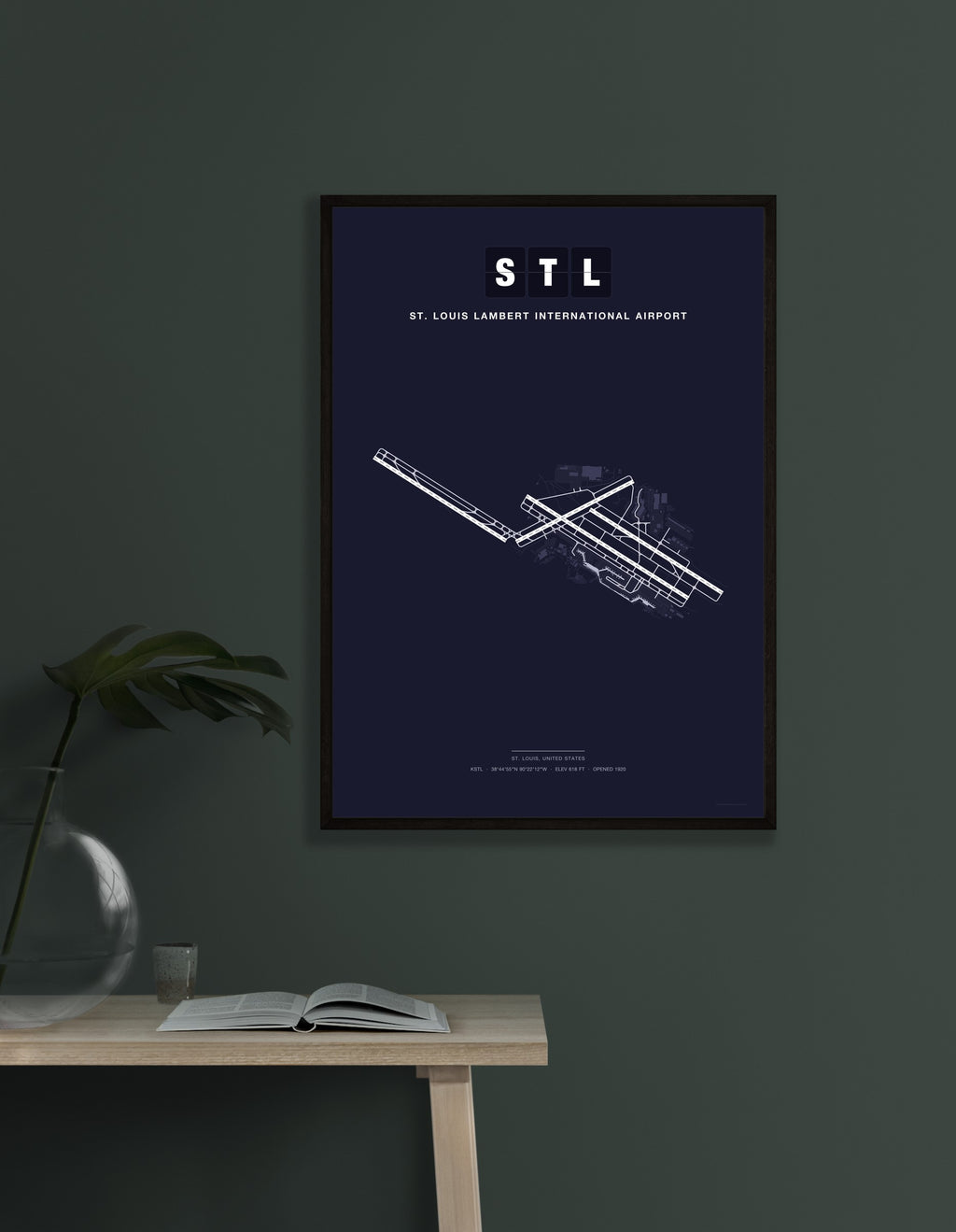 STL St. Louis Lambert International Airport map - Dark style