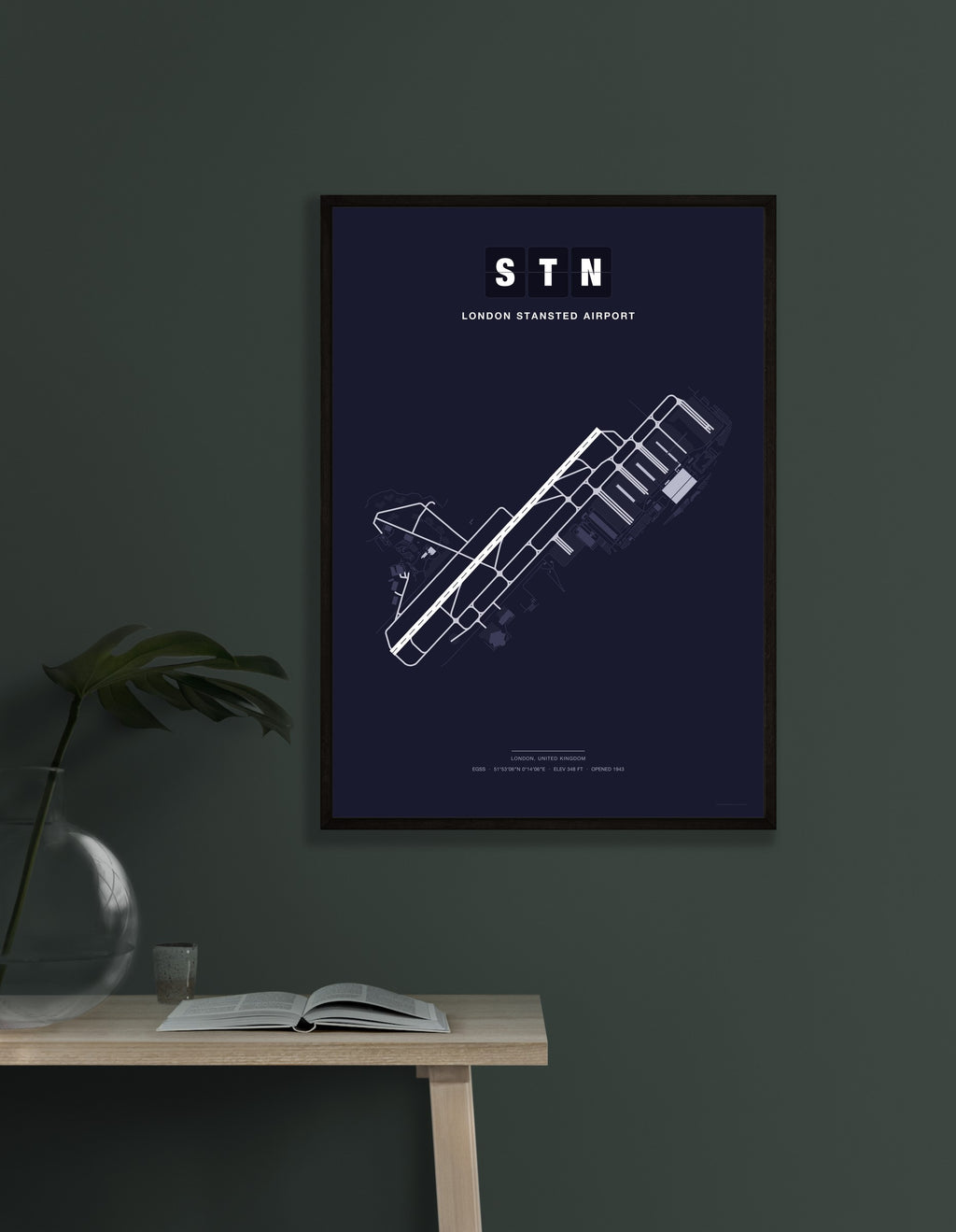 STN London Stansted Airport map - Dark style