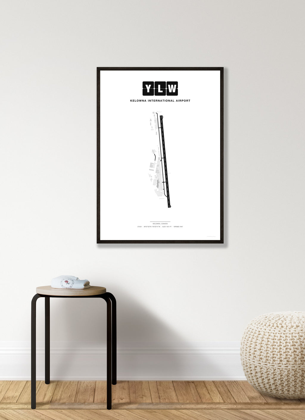 YLW Kelowna International Airport map - Classic style